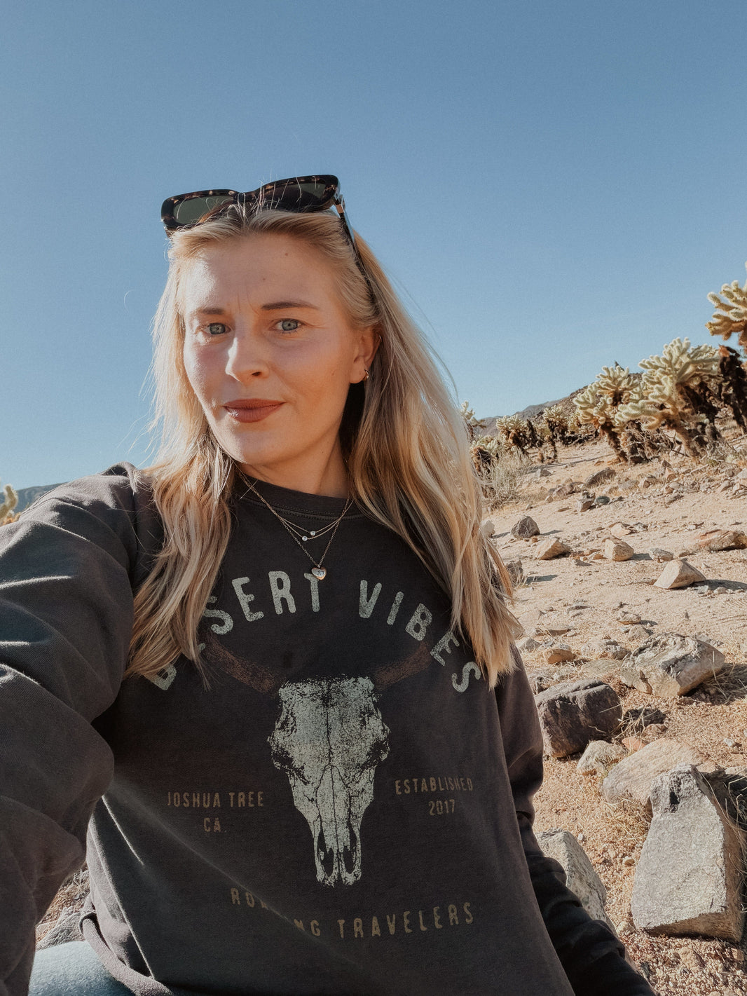Roaming Travelers Sweatshirts Roaming Desert Vibes Crop
