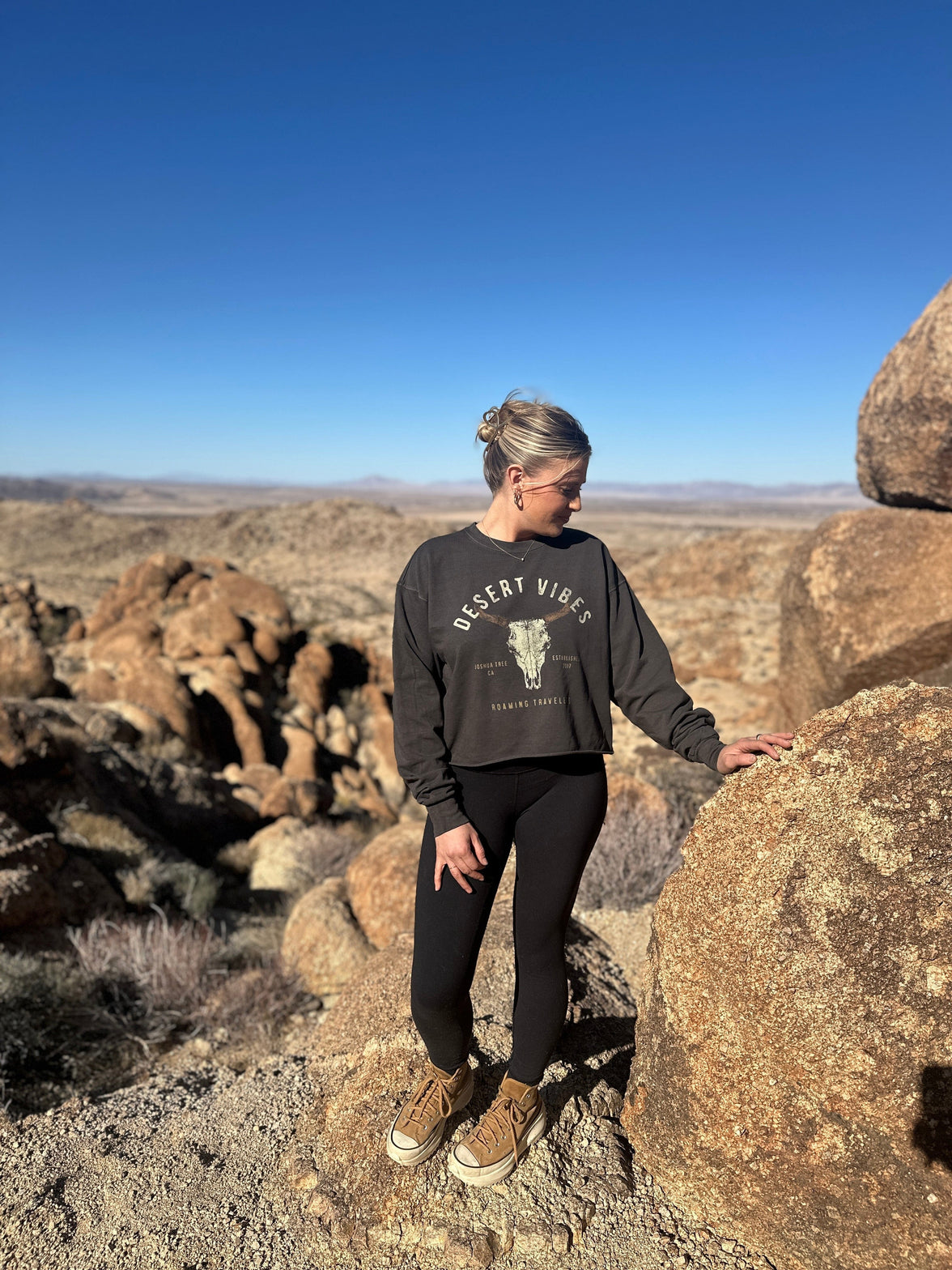 Roaming Travelers Sweatshirts Roaming Desert Vibes Crop