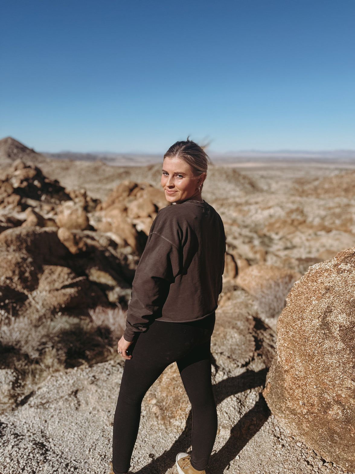 Roaming Travelers Sweatshirts Roaming Desert Vibes Crop